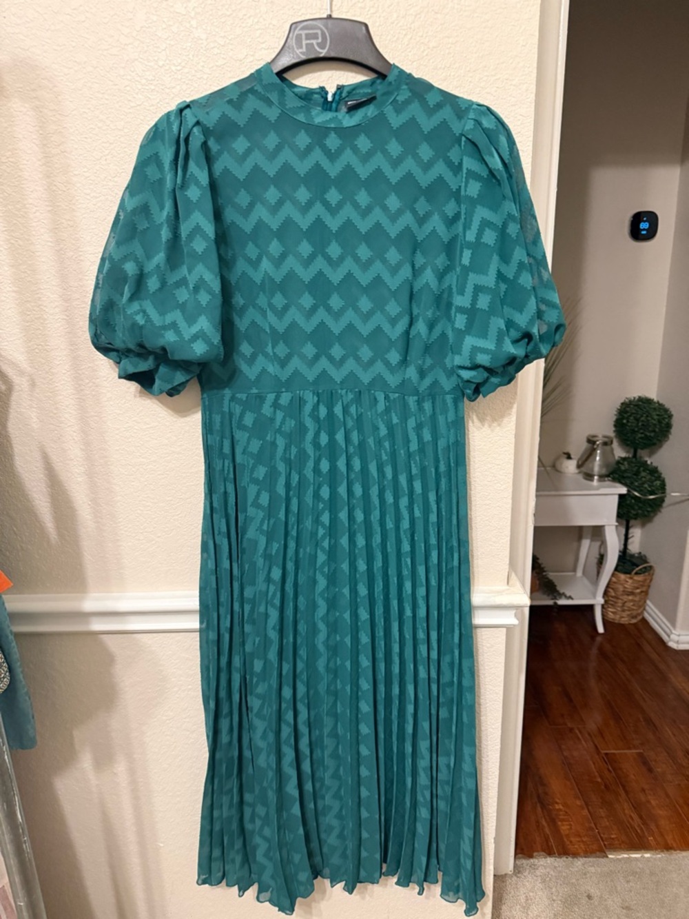 Size 10  ASOS DESIGN high neck pleated chevron dobby midi dress - Picture 11 of 13